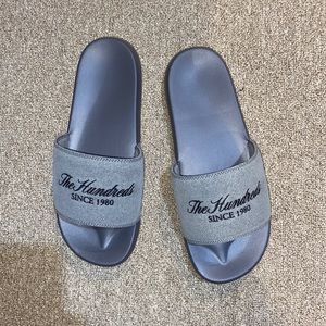Grey “the hundreds” slides rubber soles with suede strap